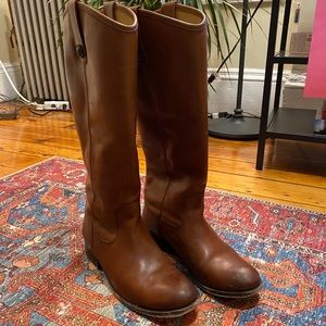 BARELY WORN Cognac Frye Boots